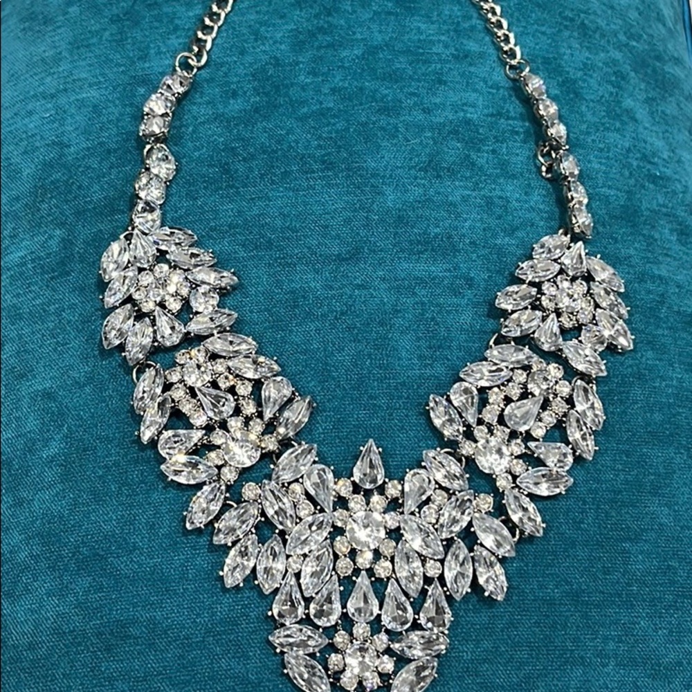 MOTHERS DAY PRE SALE  💐 
Grande affair statement piece: Brand new